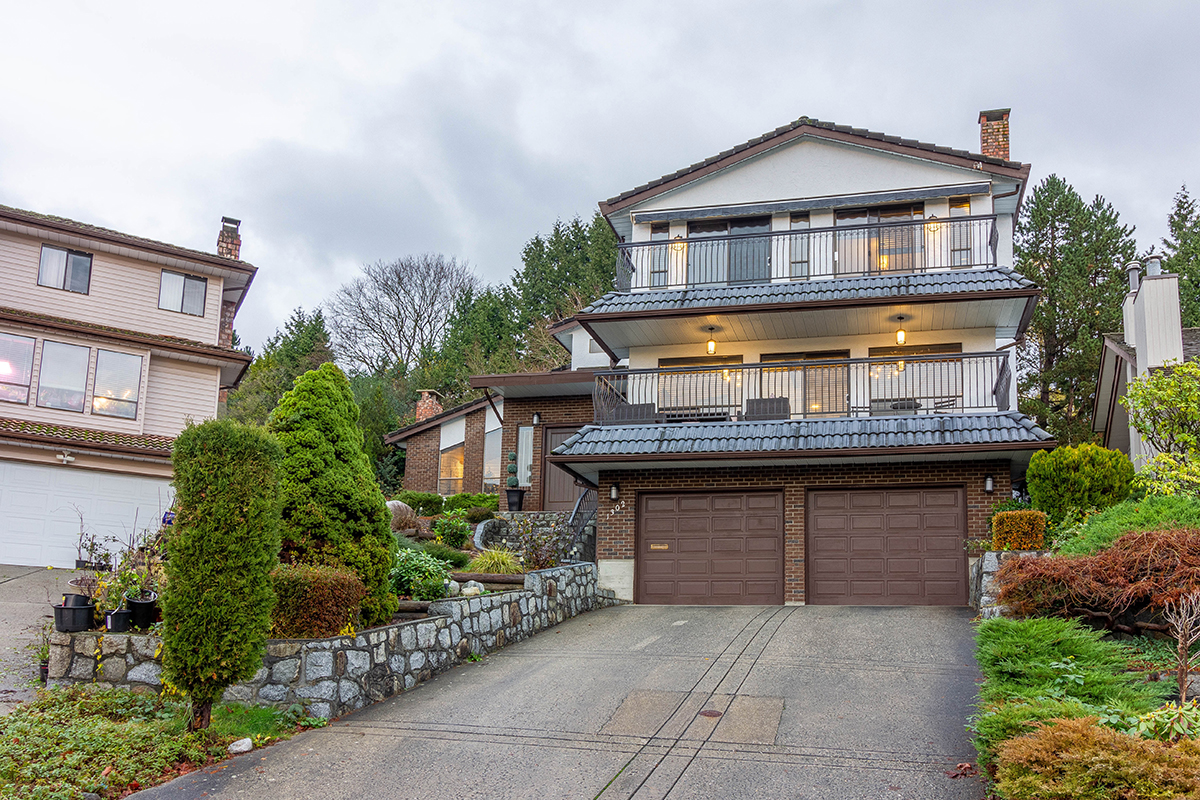 1302 PHILLIPS AVENUE, Burnaby North Team Vince Chan