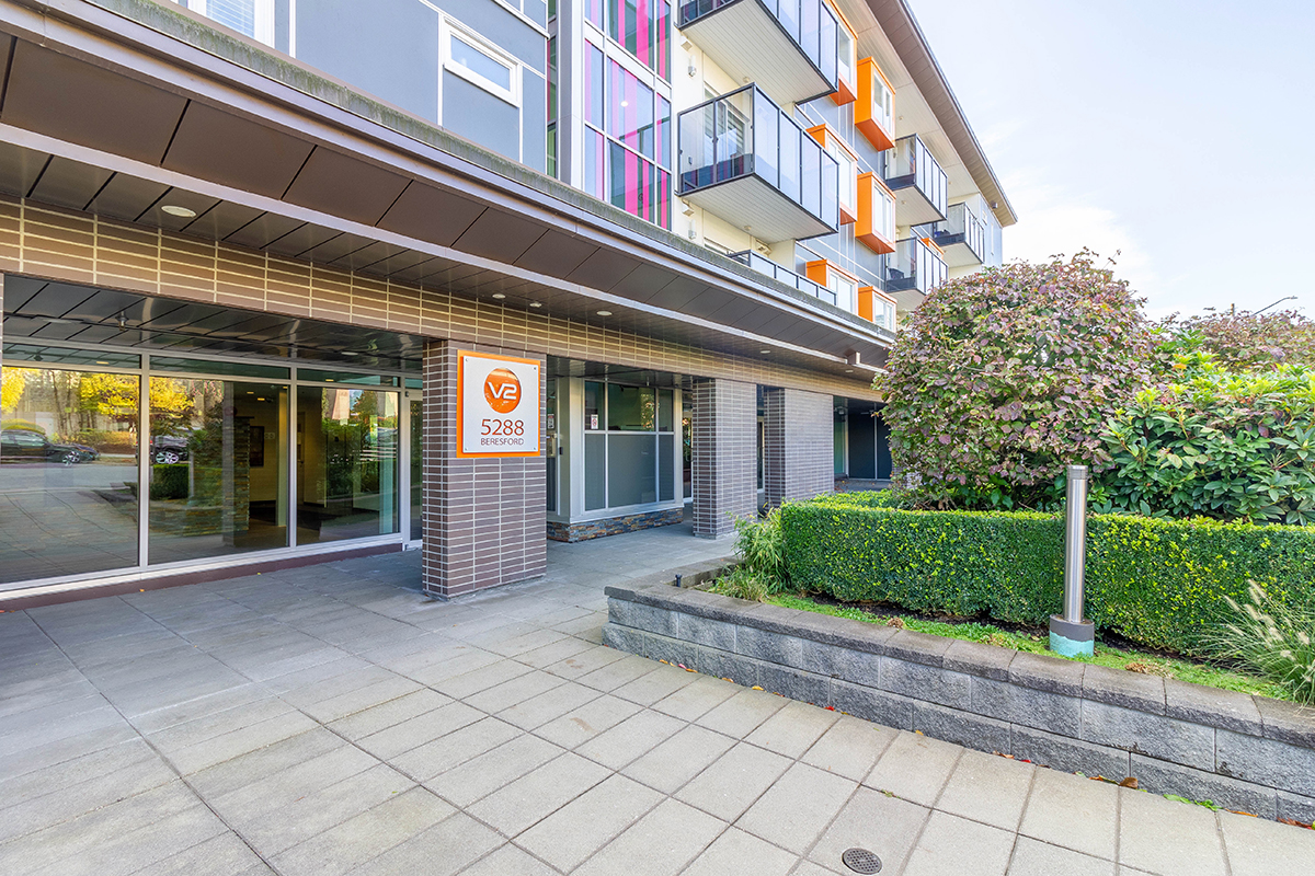 PH1 5288 Beresford Street, Burnaby Team Vince Chan